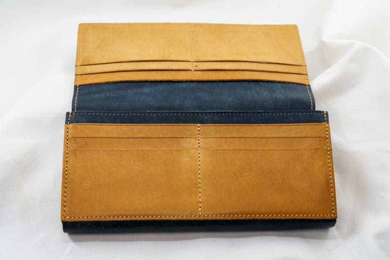 Ryu長財布 カードポケットは柔らかめの革になってます